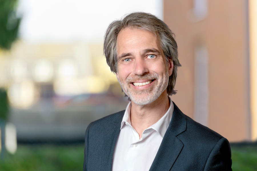 Dr. Klaus Hans Pecher Dr. Klaus Hans Pecher